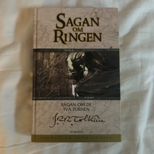 Sagan om ringen; sagan om de två tornen - En del av serien ”Sagan om ringen”. Mycket bra skick!
