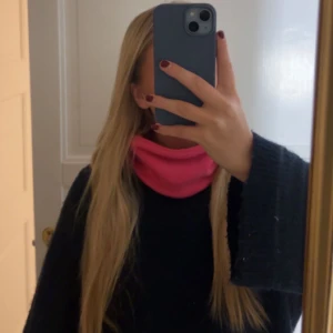 Två buffar i rosa och mörkgrön - Säljer två buffar, en i rosa och en i mörkgrönt. Egensydda! 140kr/st.  Skriv till mig om du är intresserad, så lägger jag upp en till annons som du kan köpa🩷