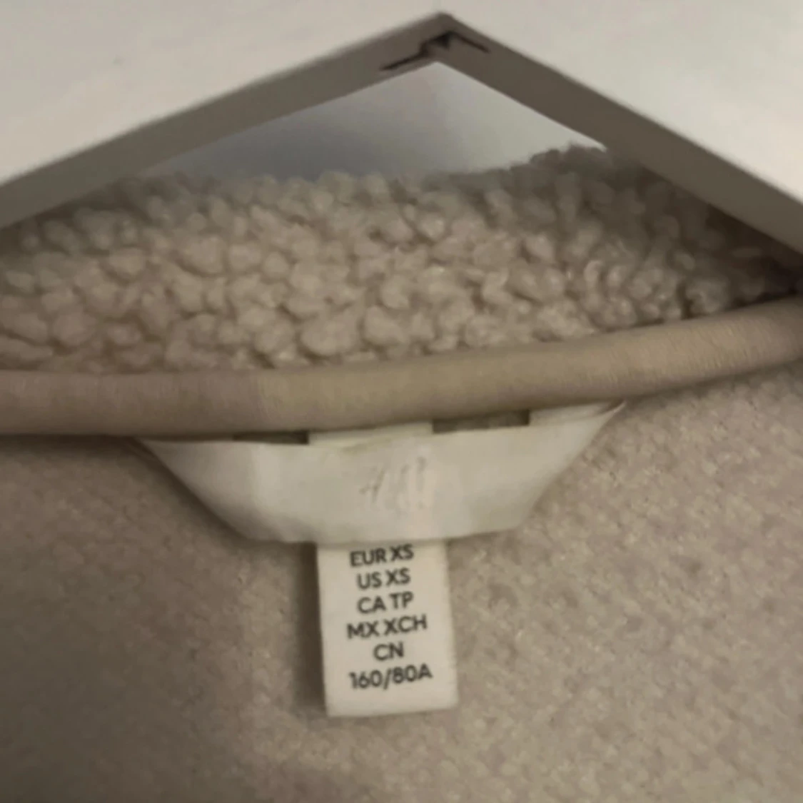 Beige teddyjacka med huva från H&M - 2