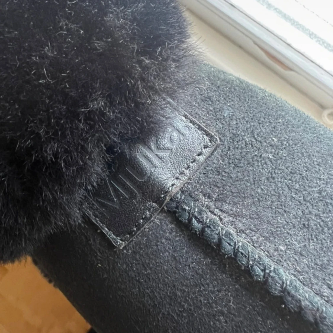 Svarta tofflor från Mjuka med päls - 3