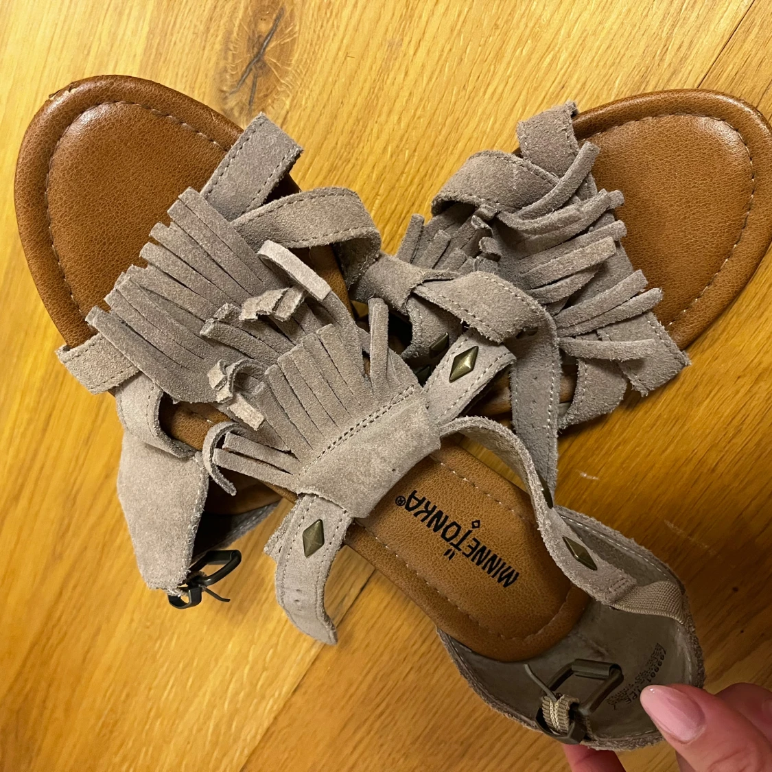 Minnetonka sandaler med fransar