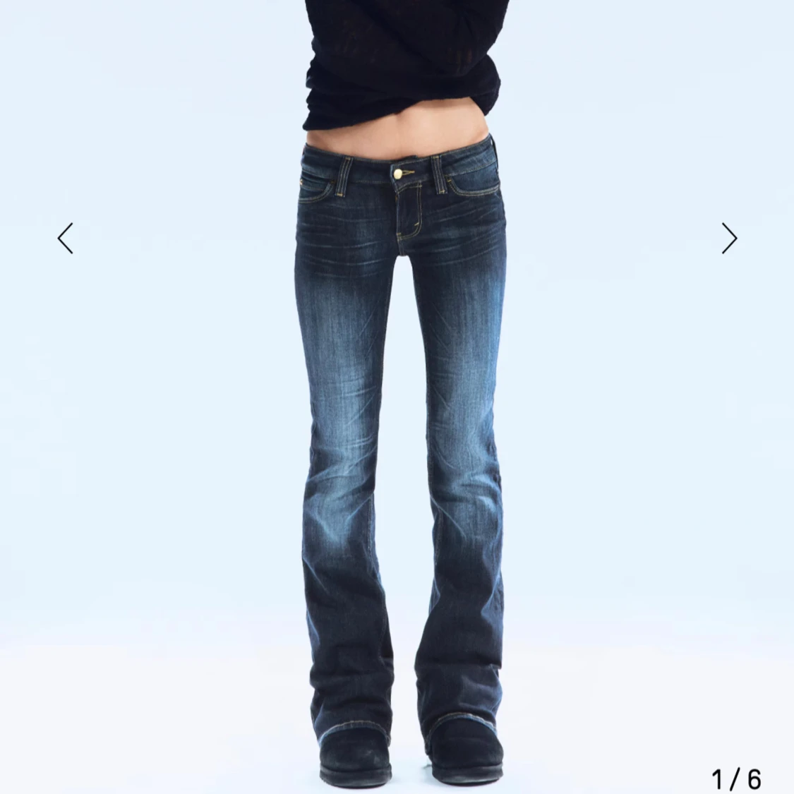 Mörkblå bootcut jeans
