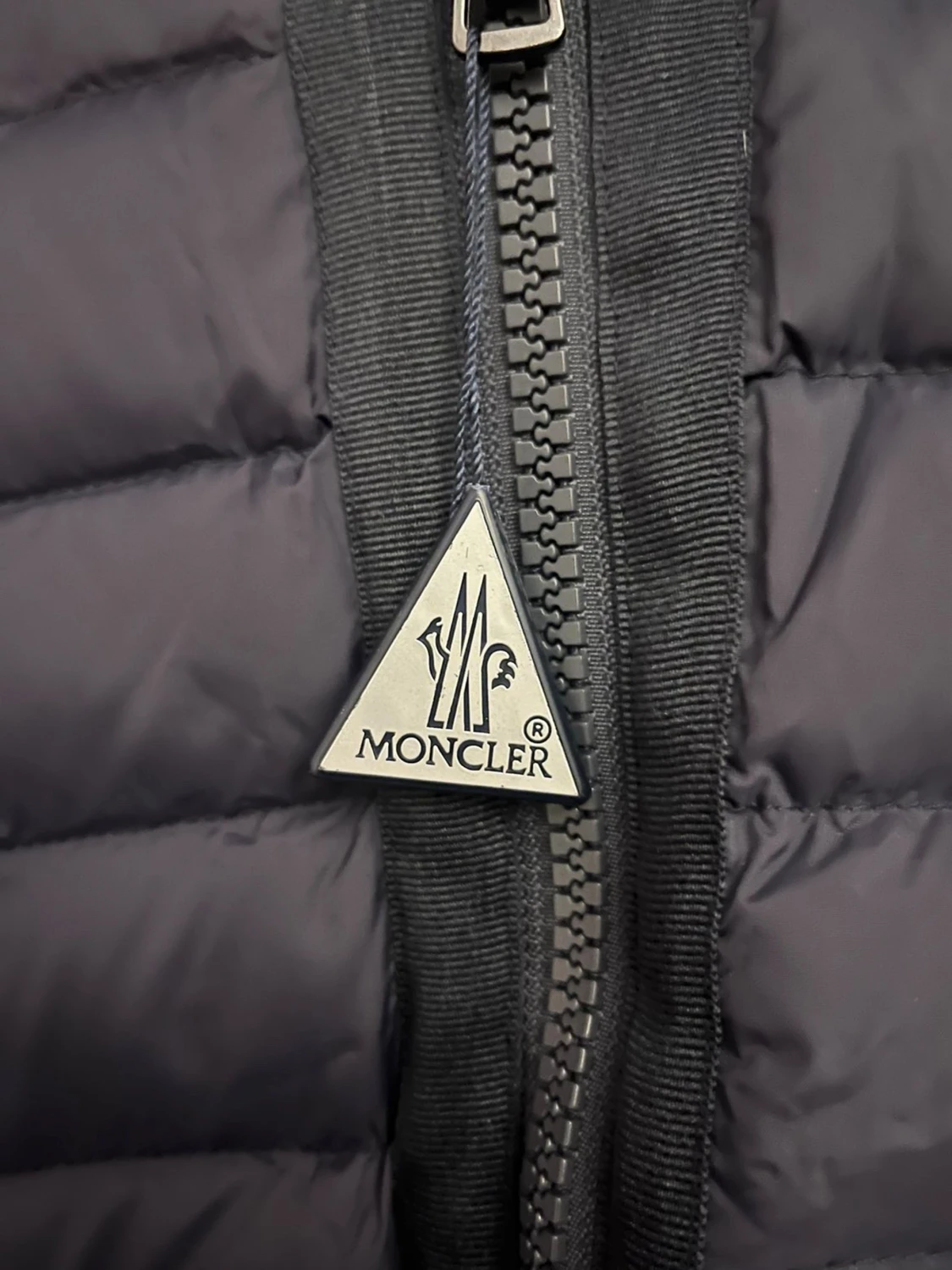 Svart Moncler pufferjacka med huva - 2