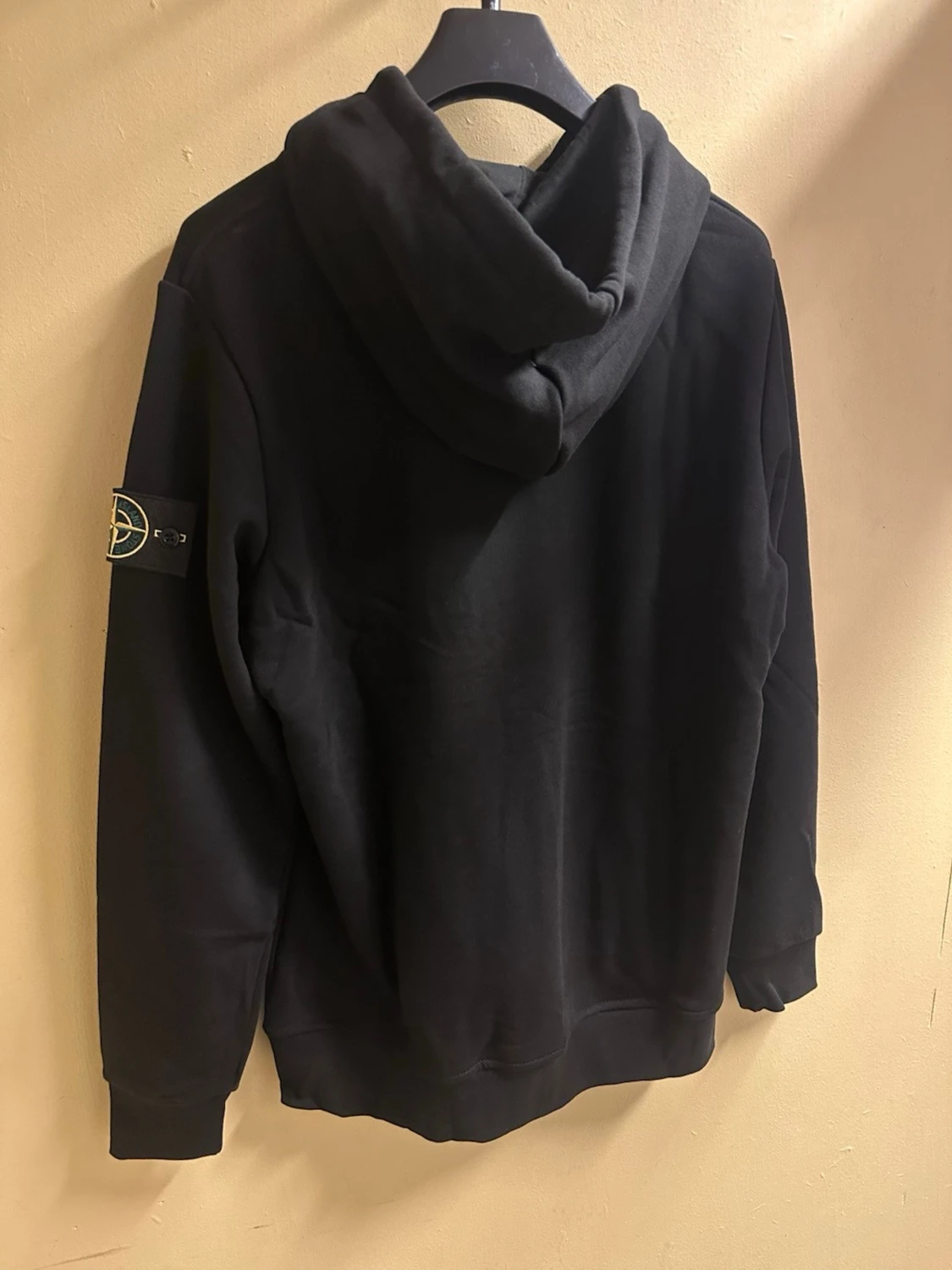 Stone Island svart hoodie.  - 3