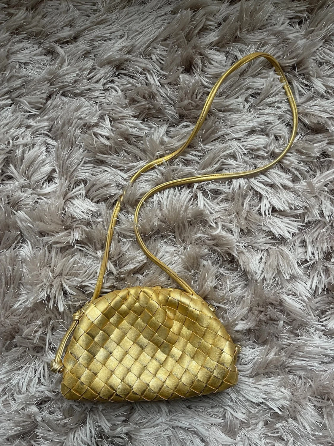 Guldig flätad väska  - 3