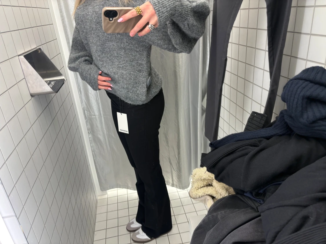 Svarta randiga bootcut kostymbyxor - 2