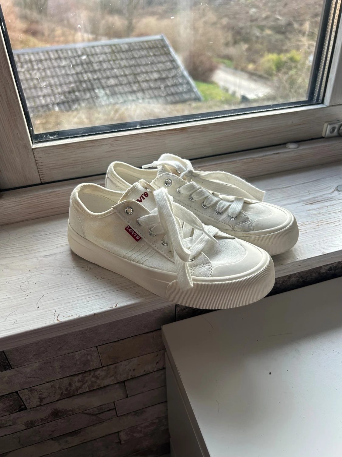 Vita Levi's sneakers i canvas