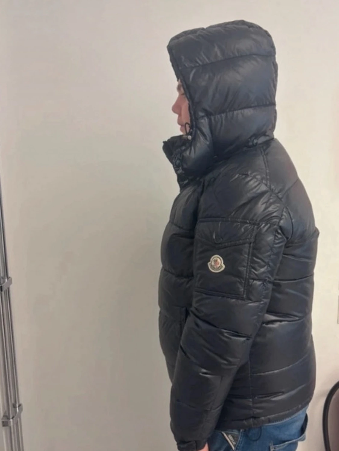 Svart Moncler pufferjacka med huva - 1