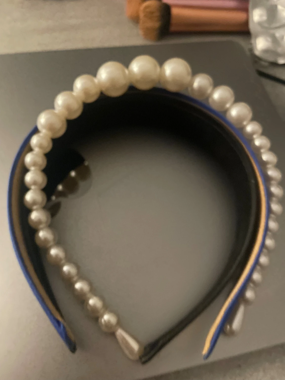 Set med tre hårdiadem: pärlor, blå, svart - 2