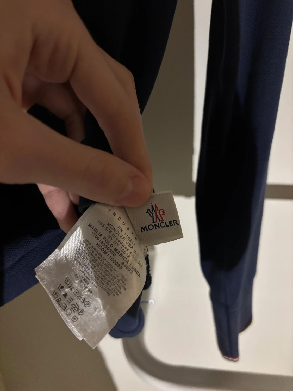 Marinblå pikétröja från Moncler - 3