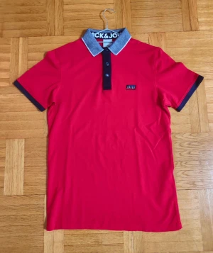 Pikétröja - Jack & Jones pike för män, Helt ny aldrig använd, Storlek S, Väldigt bekväm rekommenderar starkt.  PRIS KAN DISKUTERAS!