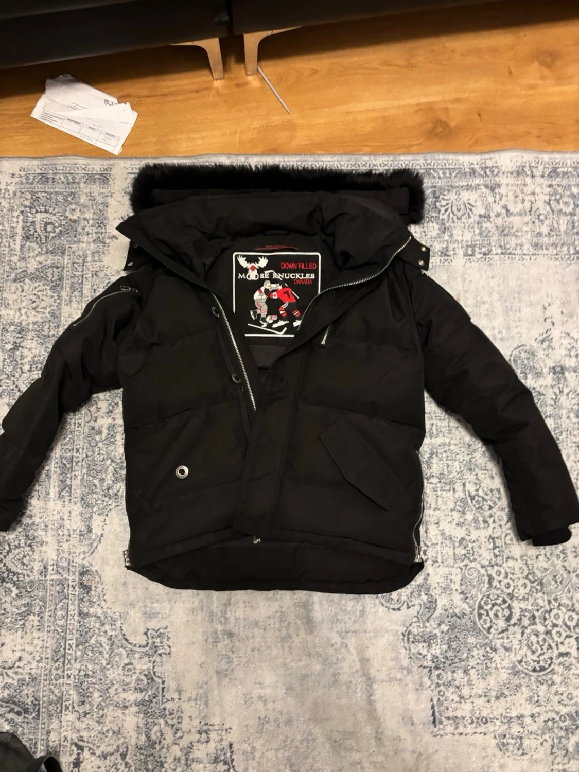 Svart Moose Knuckles dunjacka S