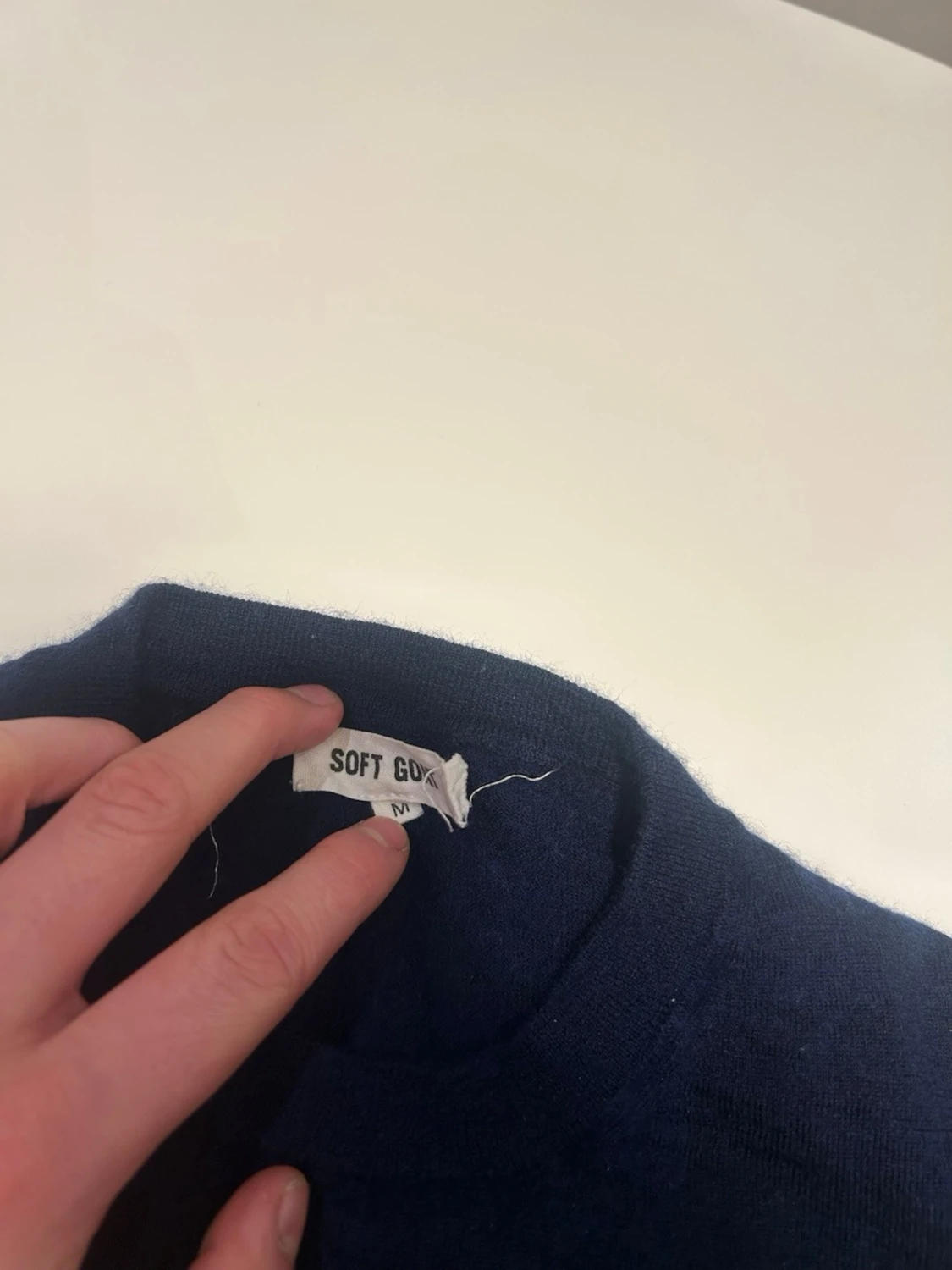 Mörkblå tröja soft goat  - 1