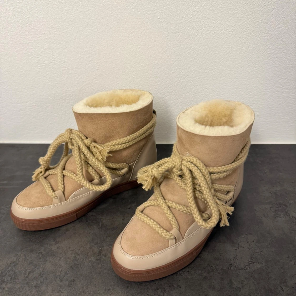 Beige moon boots från Inuikii stl 37 - 2