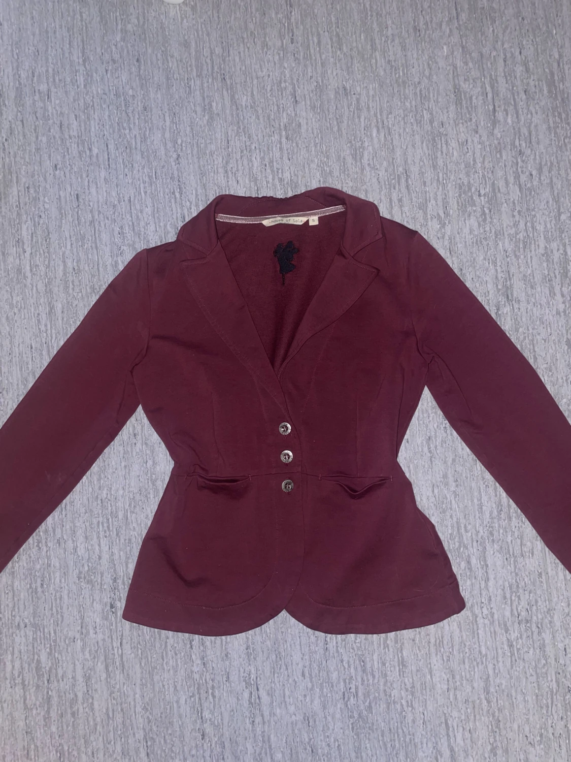 Vinröd kavaj från House of Lola - 1