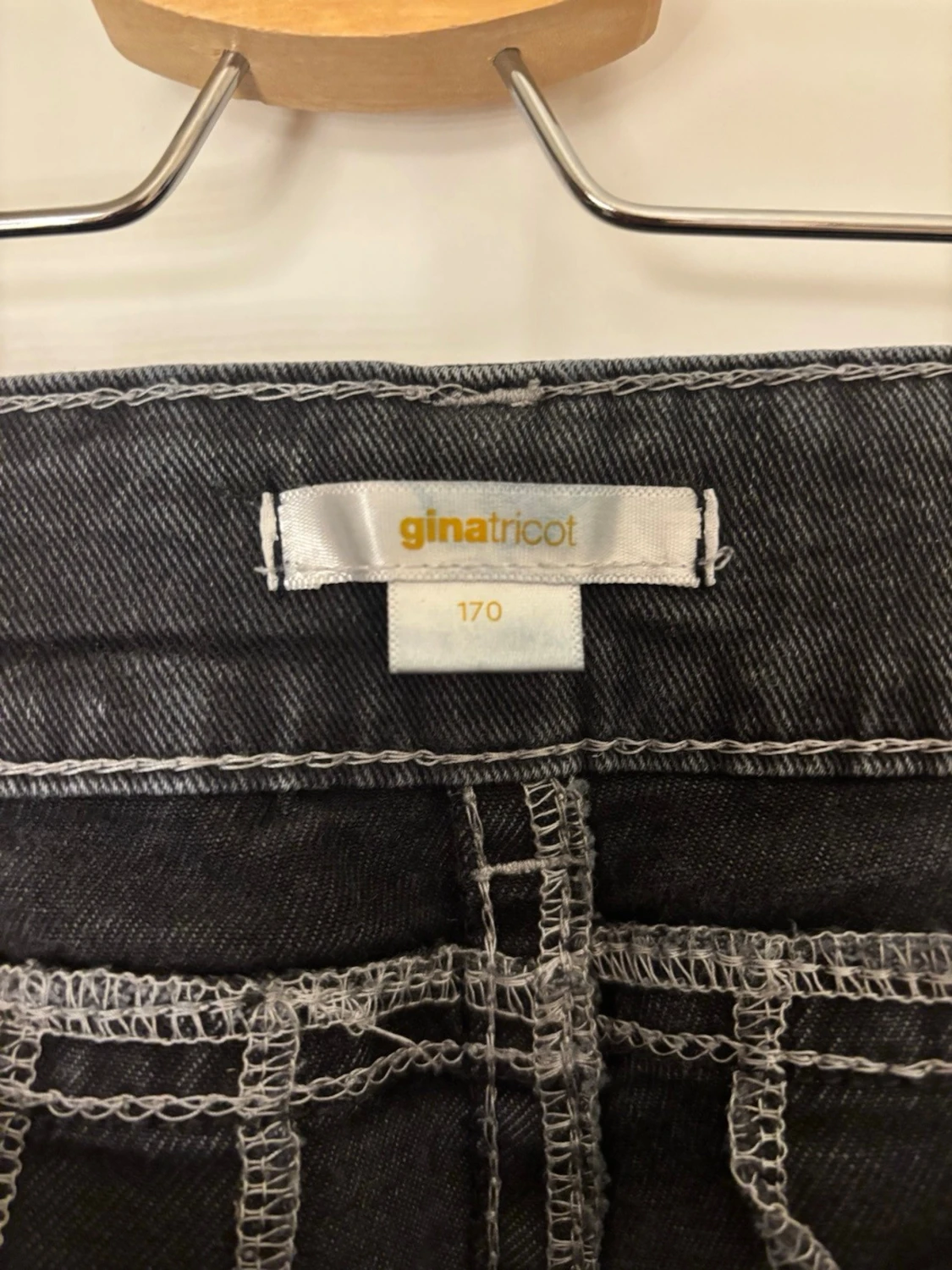 Svarta bootcut jeans med slitningar - 4