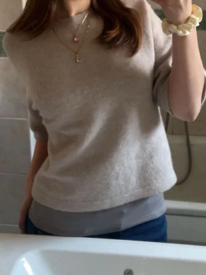 Other stories stickat - Halloj! Använt några enstaka gånger, nypris 600 eller 699 (kommer inte ihåg😅). Kontakta mig för fler bilder 🥰🥰btw är st xs men den är stor i storlek så passar även s och m