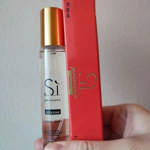 Giorgio Armani Si Passione Intense Perfume - Giorgio Armani Si Passione Intense Perfume. 33ml bottle. New! A great all year around fragrance. But especially for winter/fall/spring.