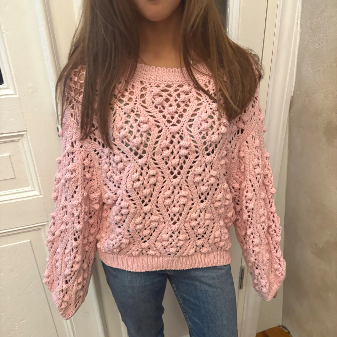 Rosa stickad tröja med ballongärmar - 3