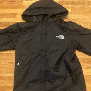 Svart The North Face Jacka - Svart NorthFace jacka i nytt skick