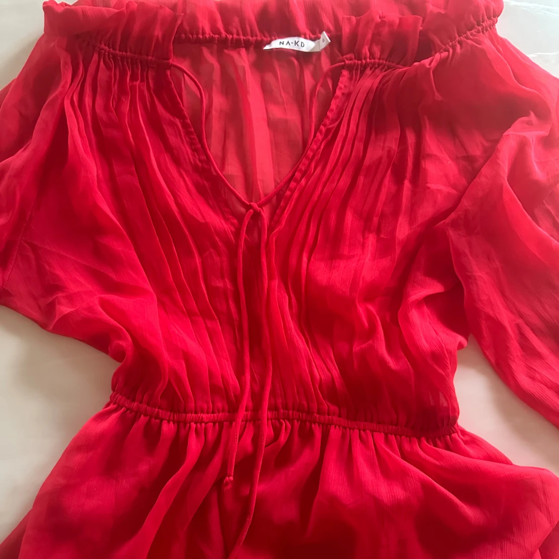 Röd omlottklänning från NA-KD XS - 1
