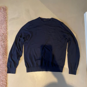 Stickad tröja Massimo dutti - Säljer en fet stickad tröja från Massimo dutti. Storlek M men passar S