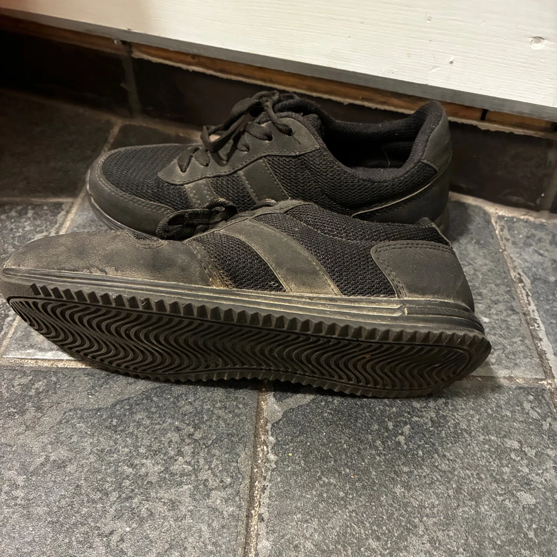 Svarta sneakers från Torrex - 2