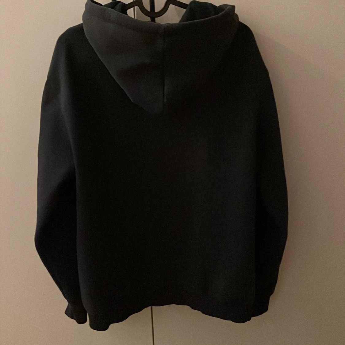 Navy hoodie från Comme des Garçons Play - 1