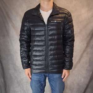 Sail Racing jacka- Stl M - Jacka från Sail Racing I mycket fint skick: 9/10, utan defekter | Stl M | Modellen är 175cm lång, passar också längre 