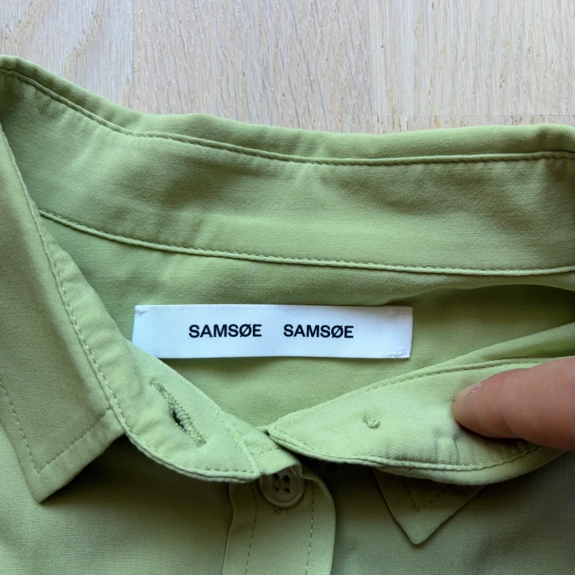 Ljusgrön skjorta från Samsøe Samsøe - 2