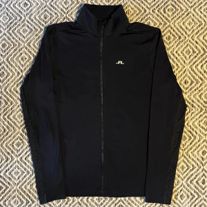 J.Lindeberg Tröja - J.Lindeberg Golftröja! | Skick 9/10 mycket bra | Nypris 1200kr | Mitt pris 399kr | Kom pm vid frågor eller funderingar! | Postas eller hemleverans i Gävle området!