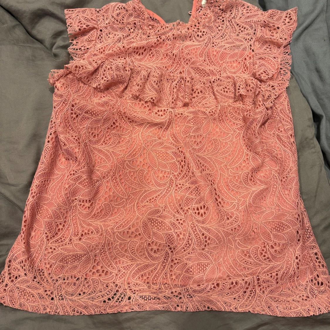 Rosa spetsblus från ONLY - 1