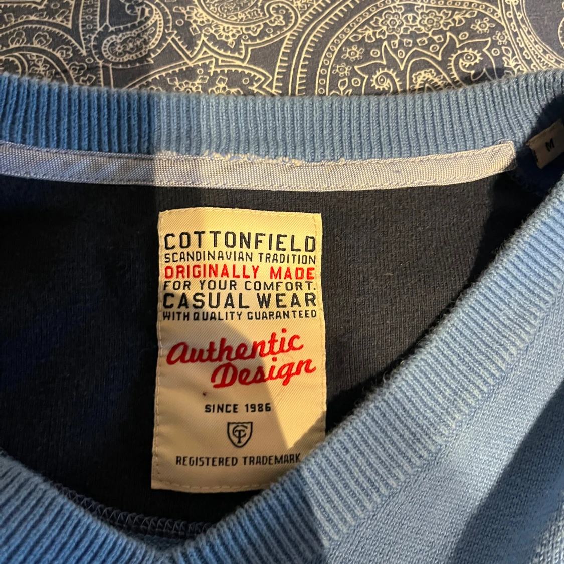 Blå stickad pullover  - 2