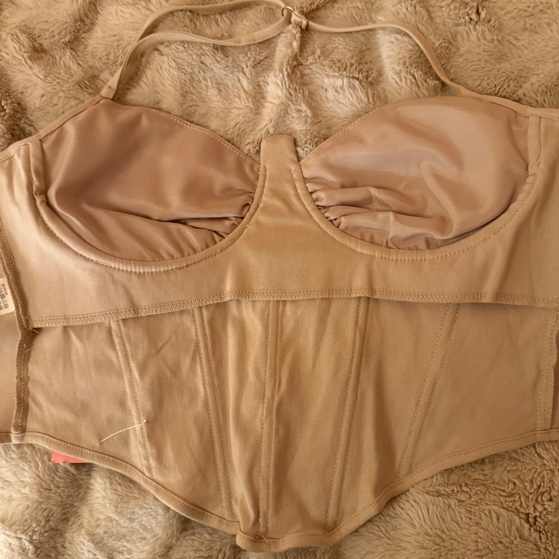 Beige korsett från PrettyLittleThing - 2