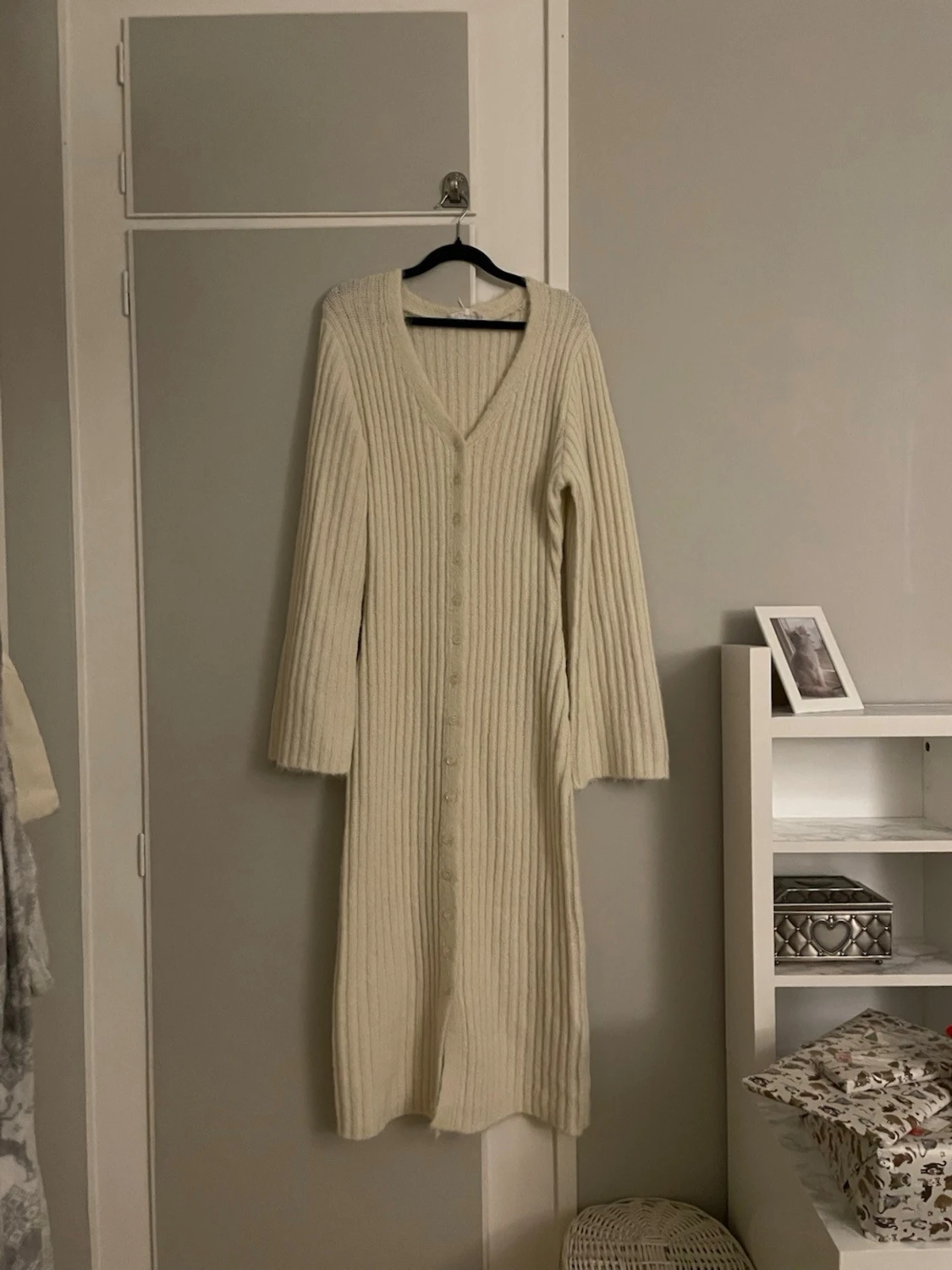 Beige stickad klänning 