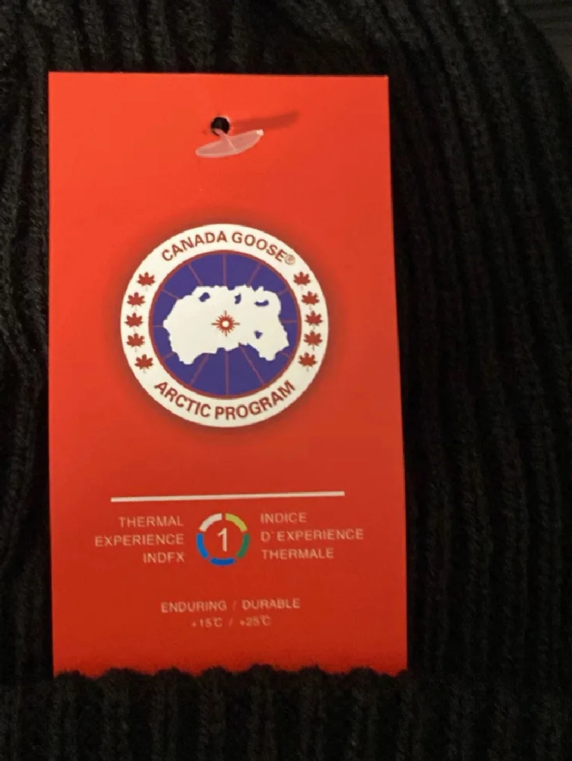 Svart ribbad mössa  - 3