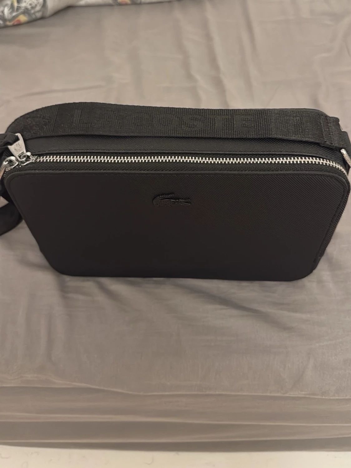 Lacoste väska