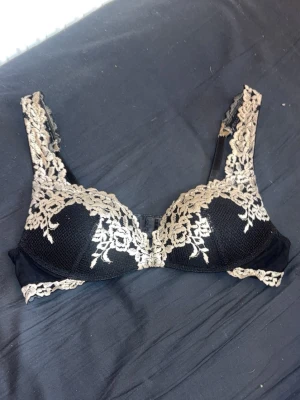 Intimissimi bh - Svart Intimissimi bh i storlek 75B