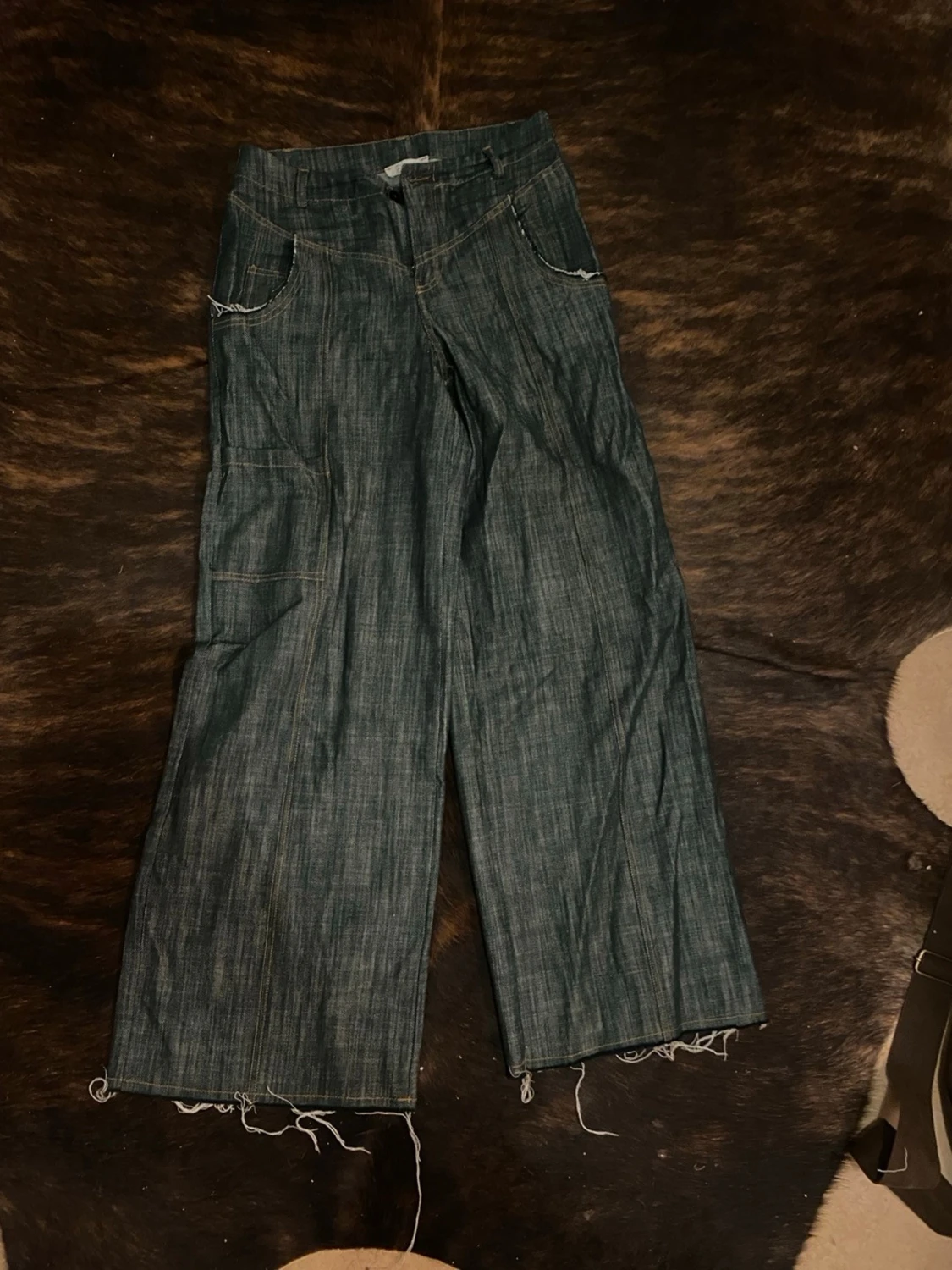 Blå wide jeans med rå kant - 1