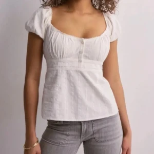 Söt topp  - Köpte från plick så jag själv har bara provat den. Säljer eftersom den inte passar mig. Skriv gärna om du har frågor 💓