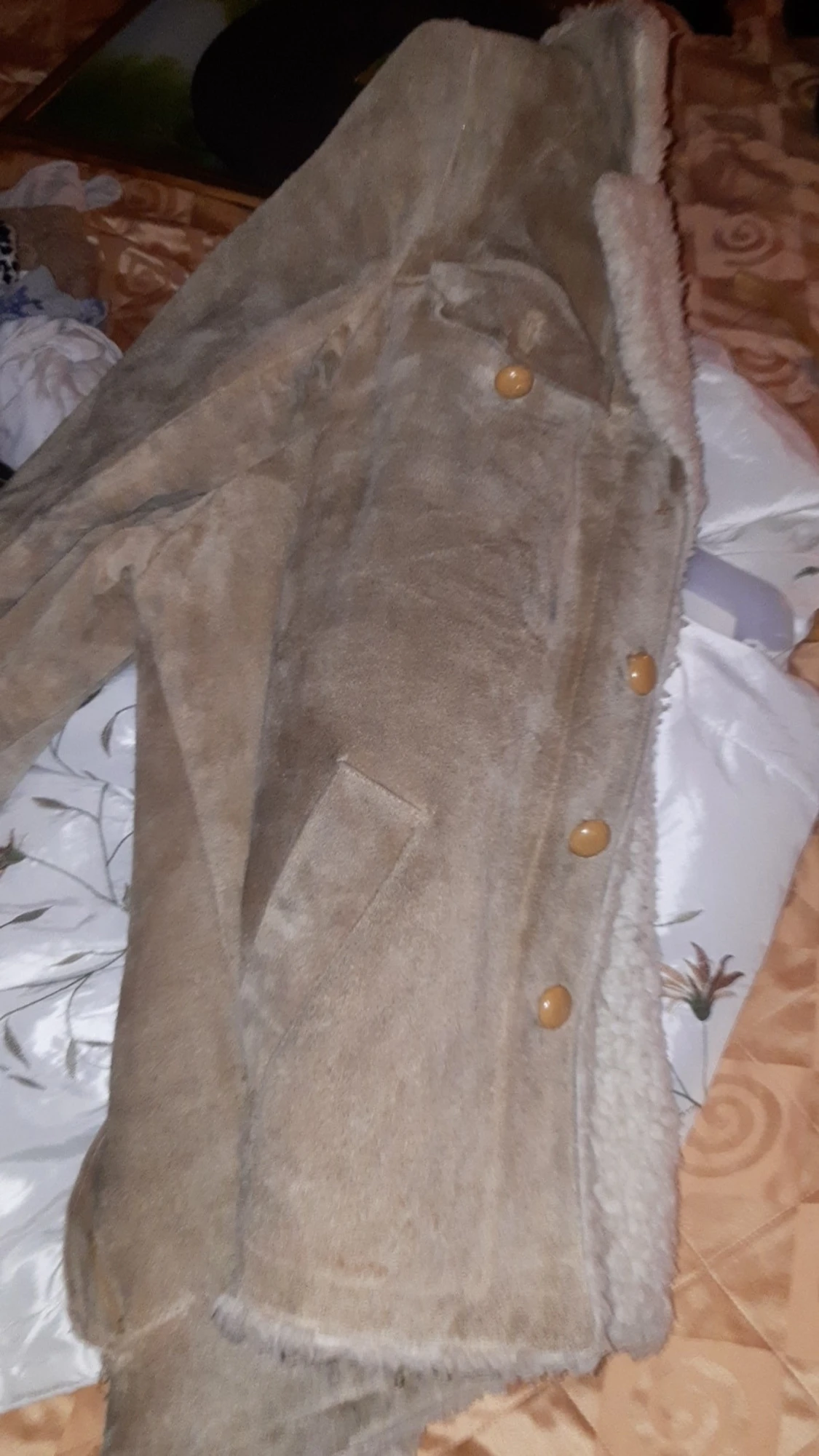 Beige pälsjacka från Petroff, strl 46 - 3