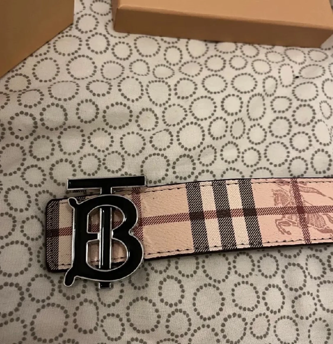  Burburry bälte  - 1