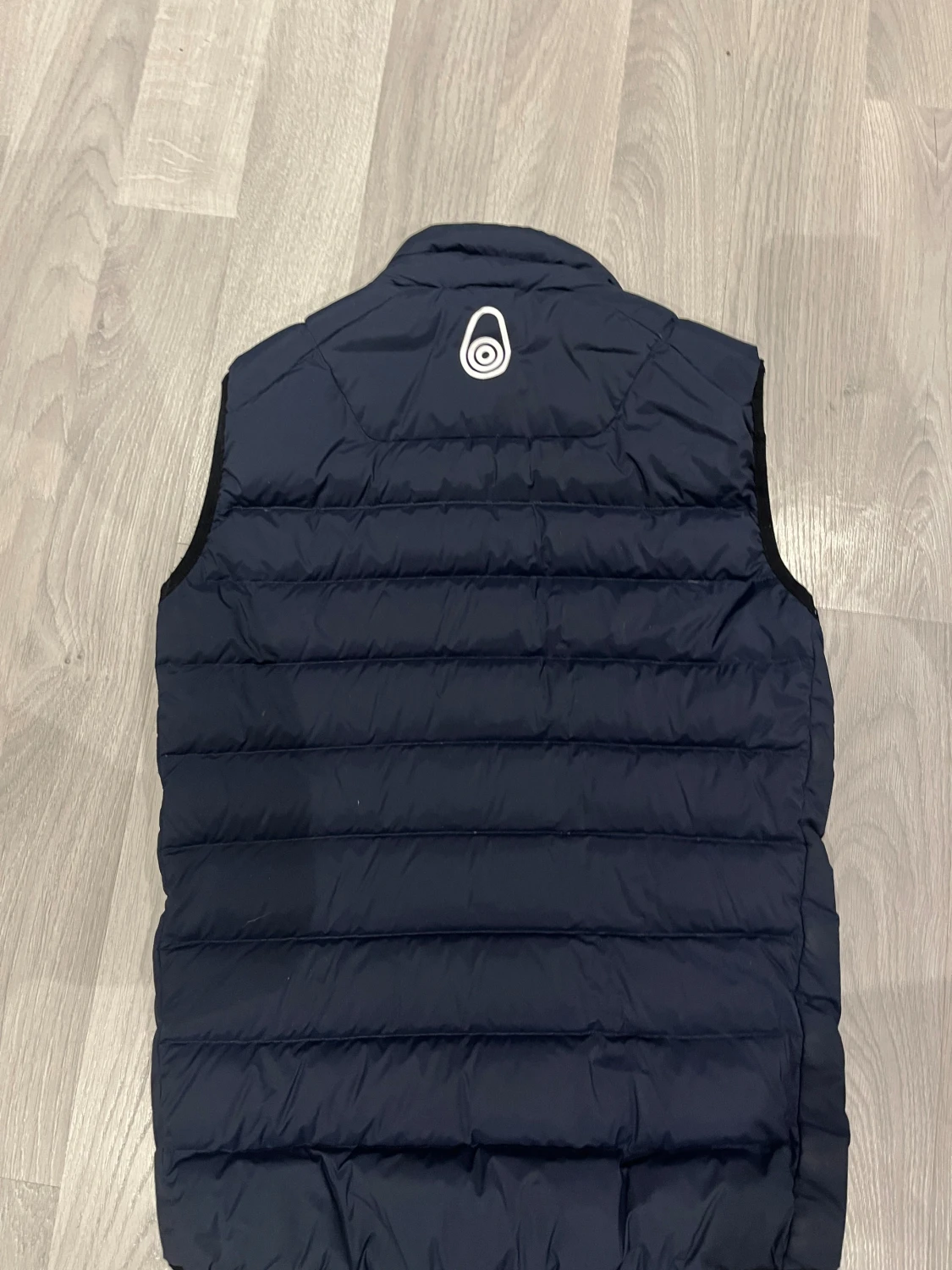 Marinblå dunväst från Sail Racing - 1