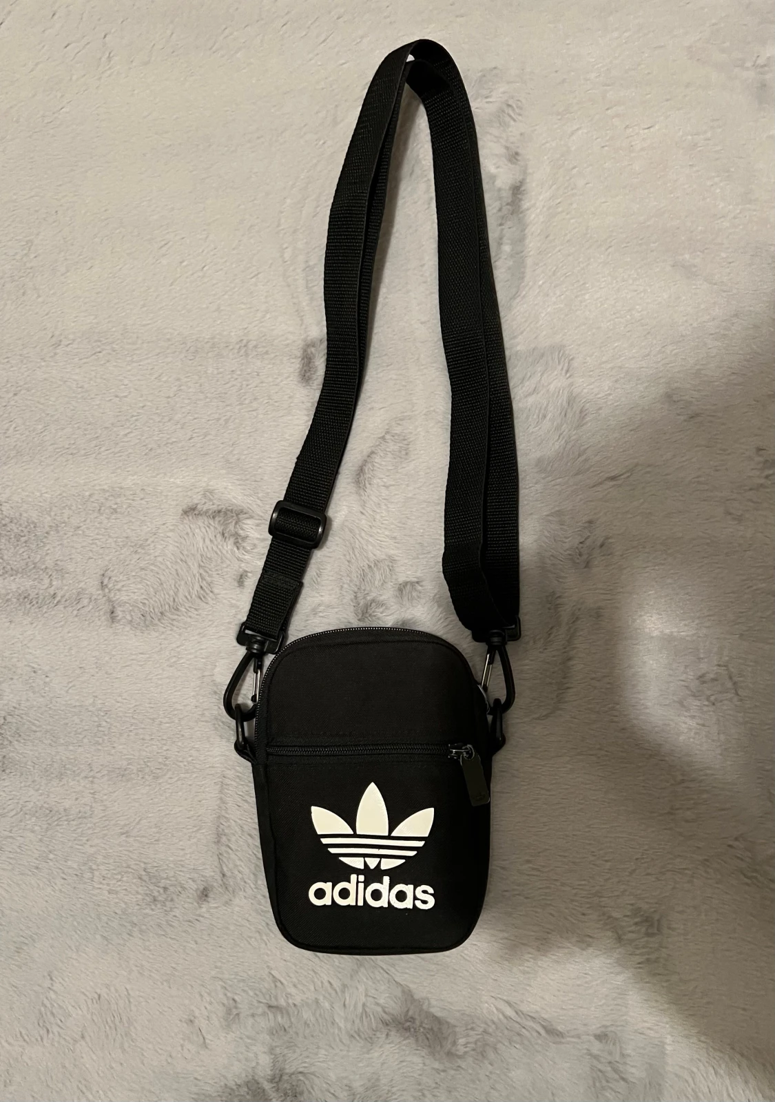 Adidas mini väska 