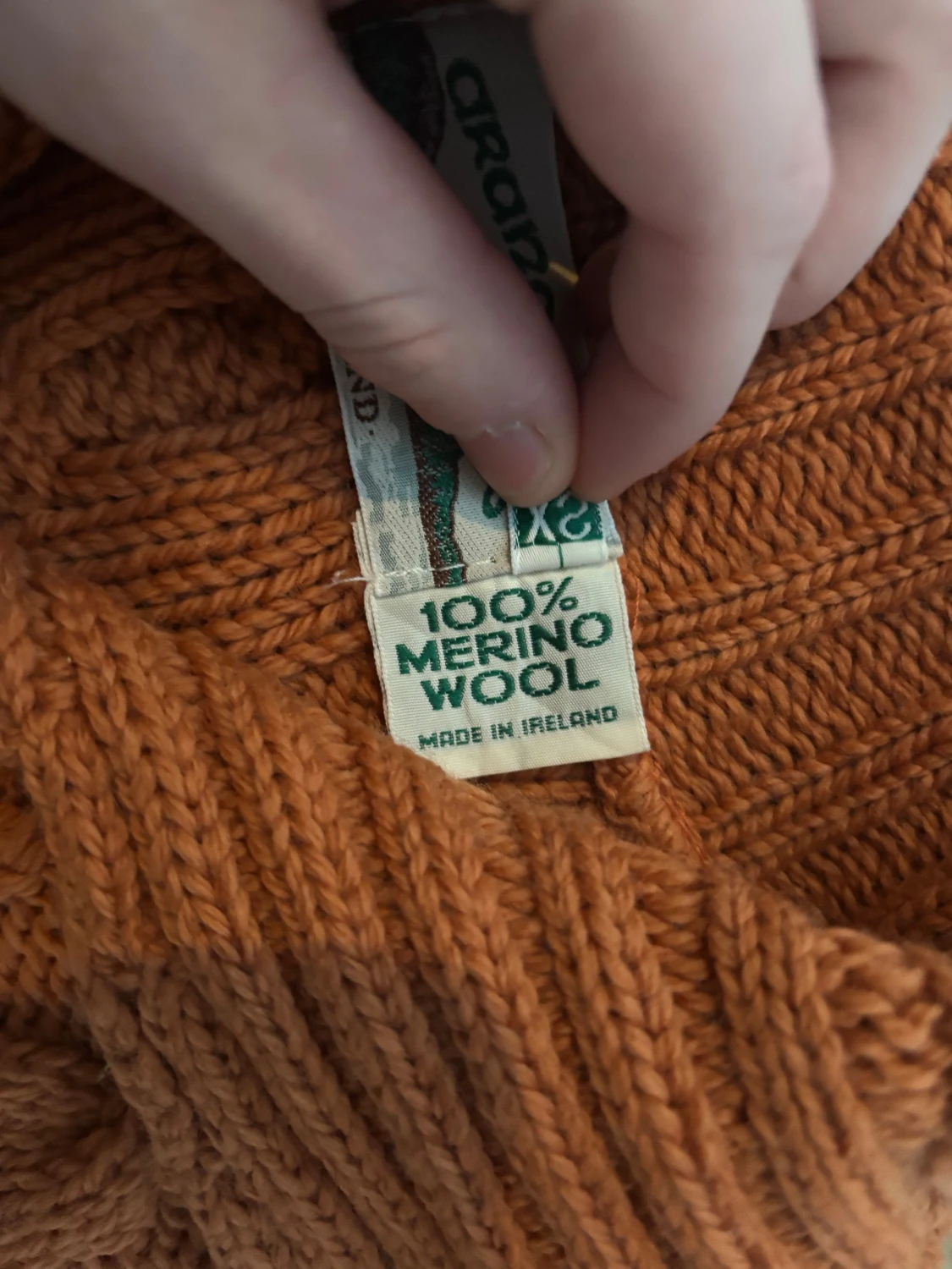 Rostorange kofta från Aran Crafts - 3