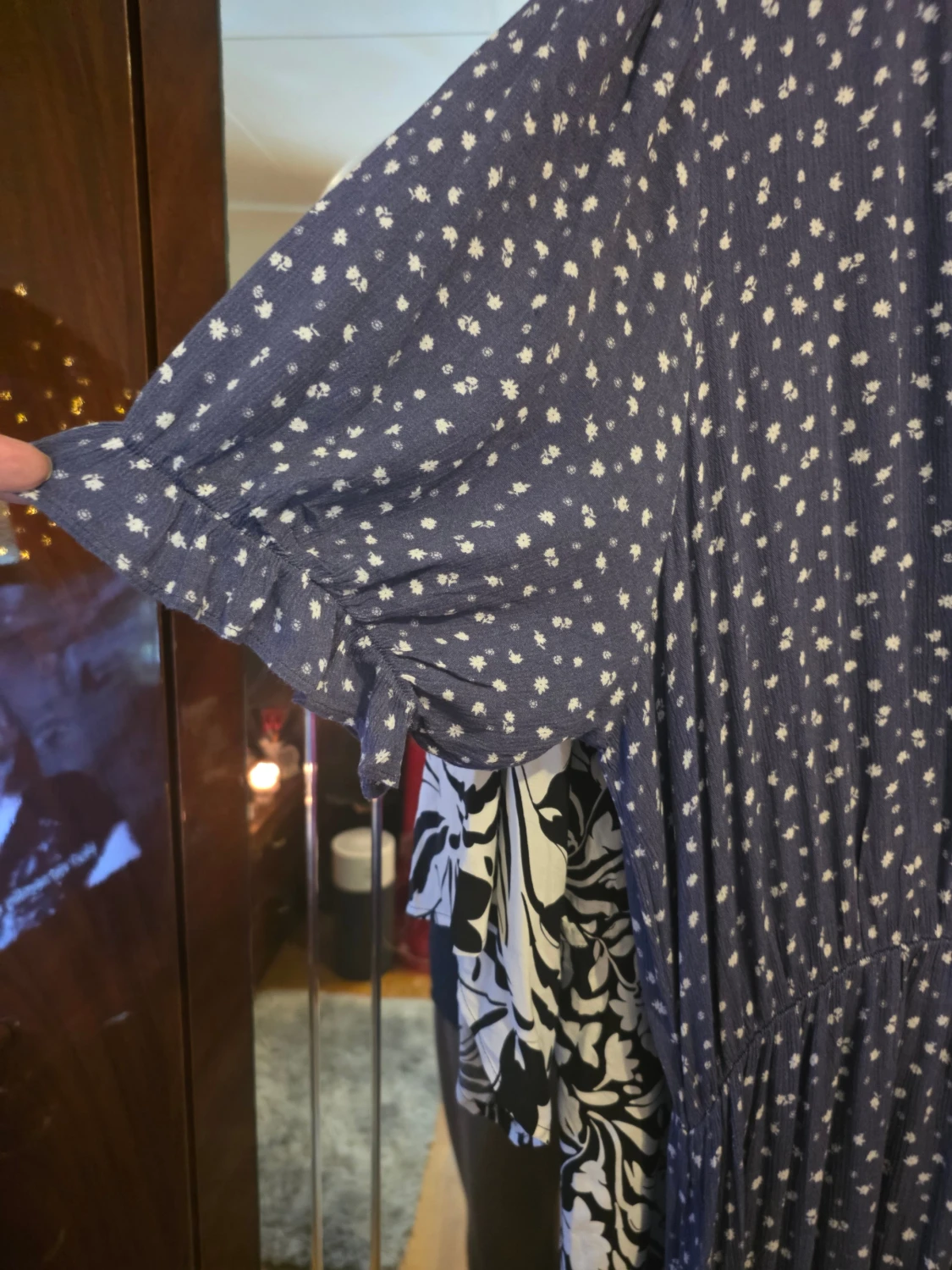 Blå långklänning med vita blommor Only Carmakoma - 3