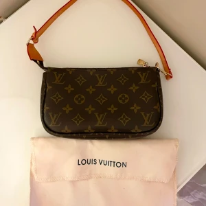  monogram axelväska - Super fin 