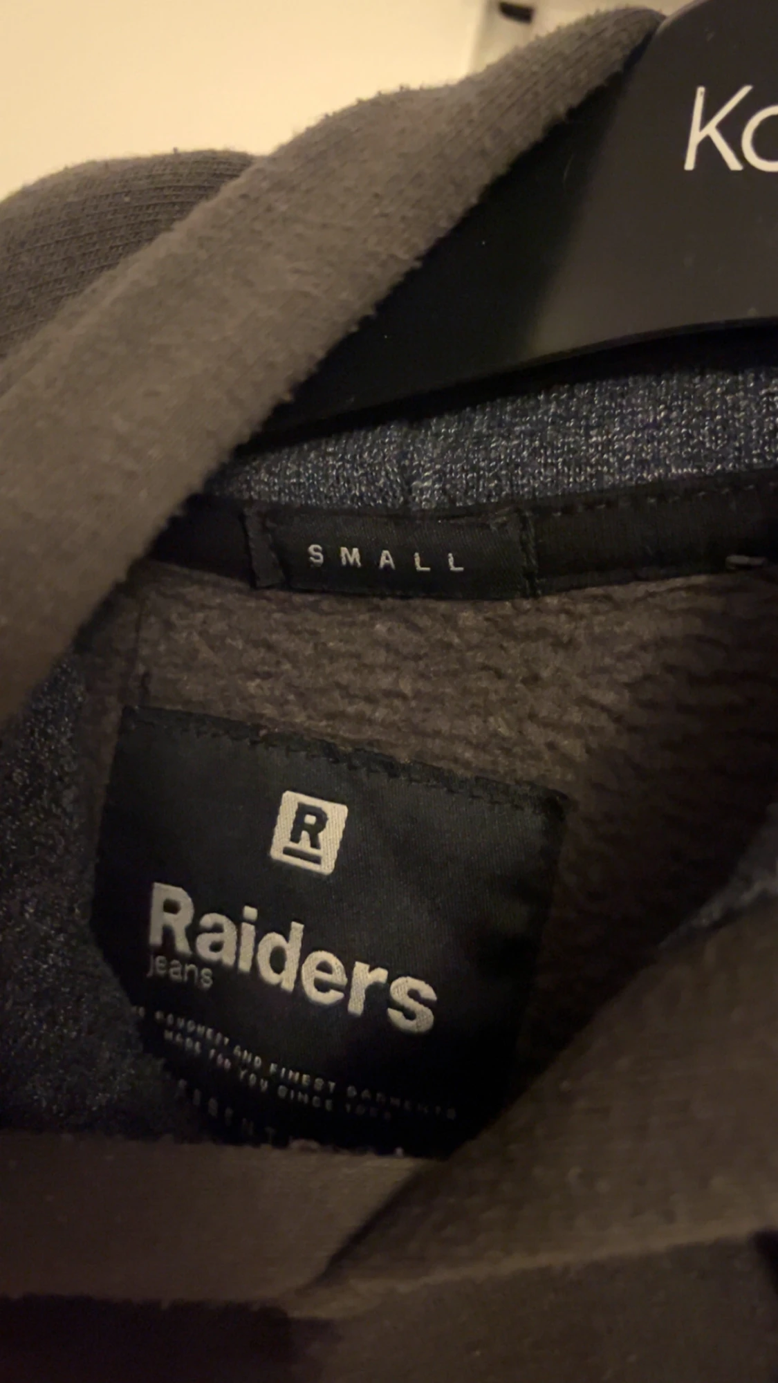 Grå och mörkgrön hoodie Raiders jeans - 1