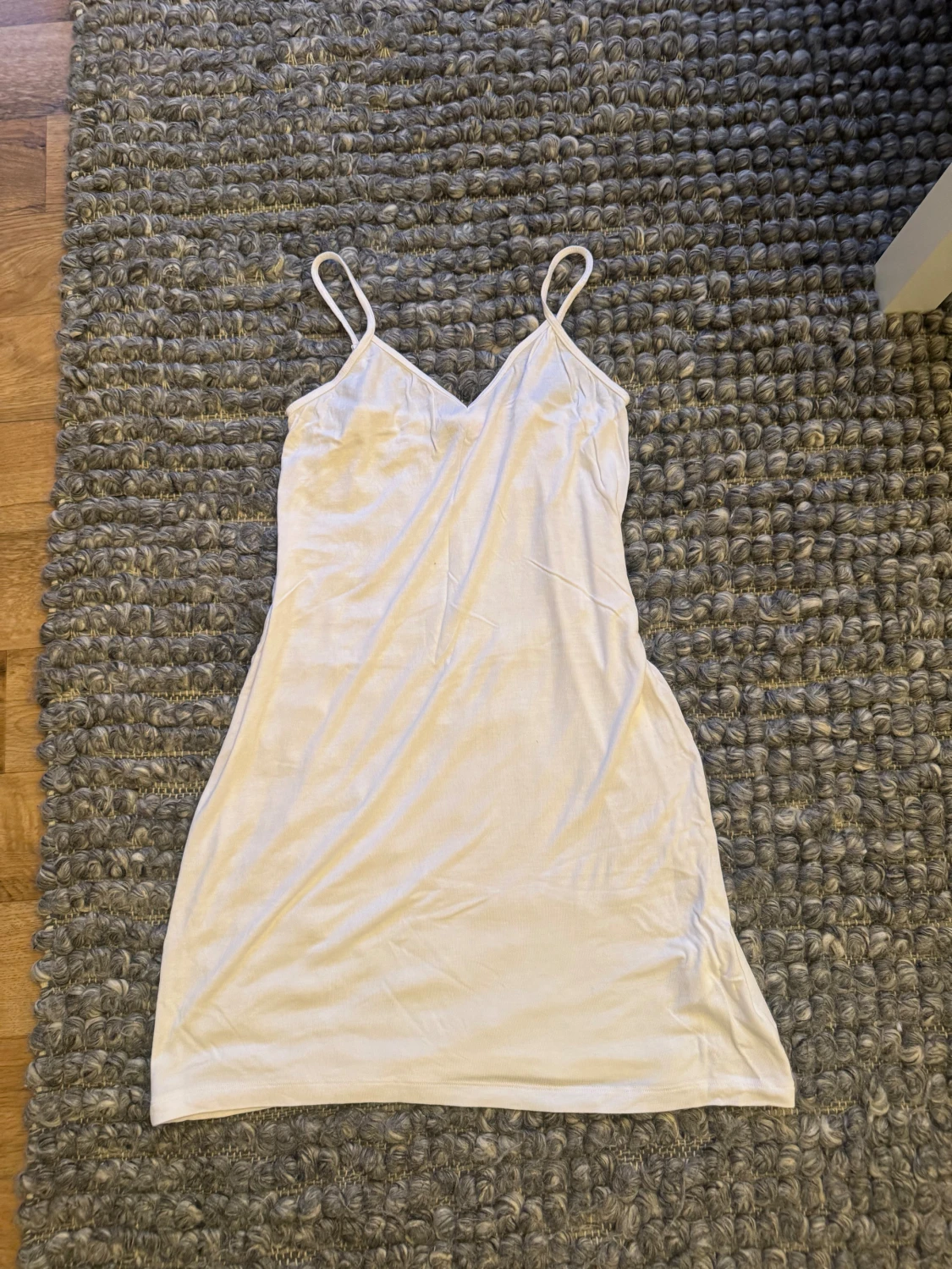 Vit kort klänning från Gina Tricot