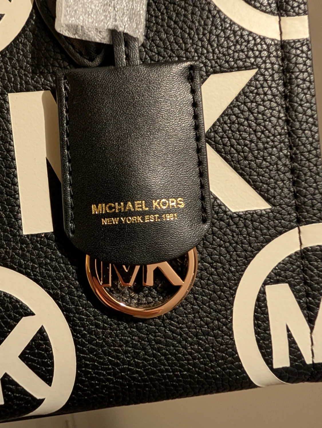Svart handväska från Michael Kors - 3